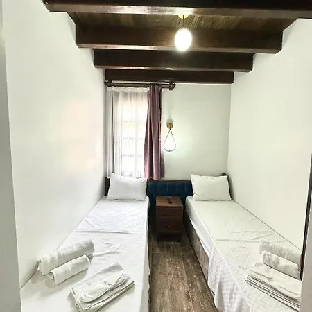 Ilia Butik 3*